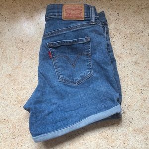 Levis Mid-Length Cuffed Jean Short